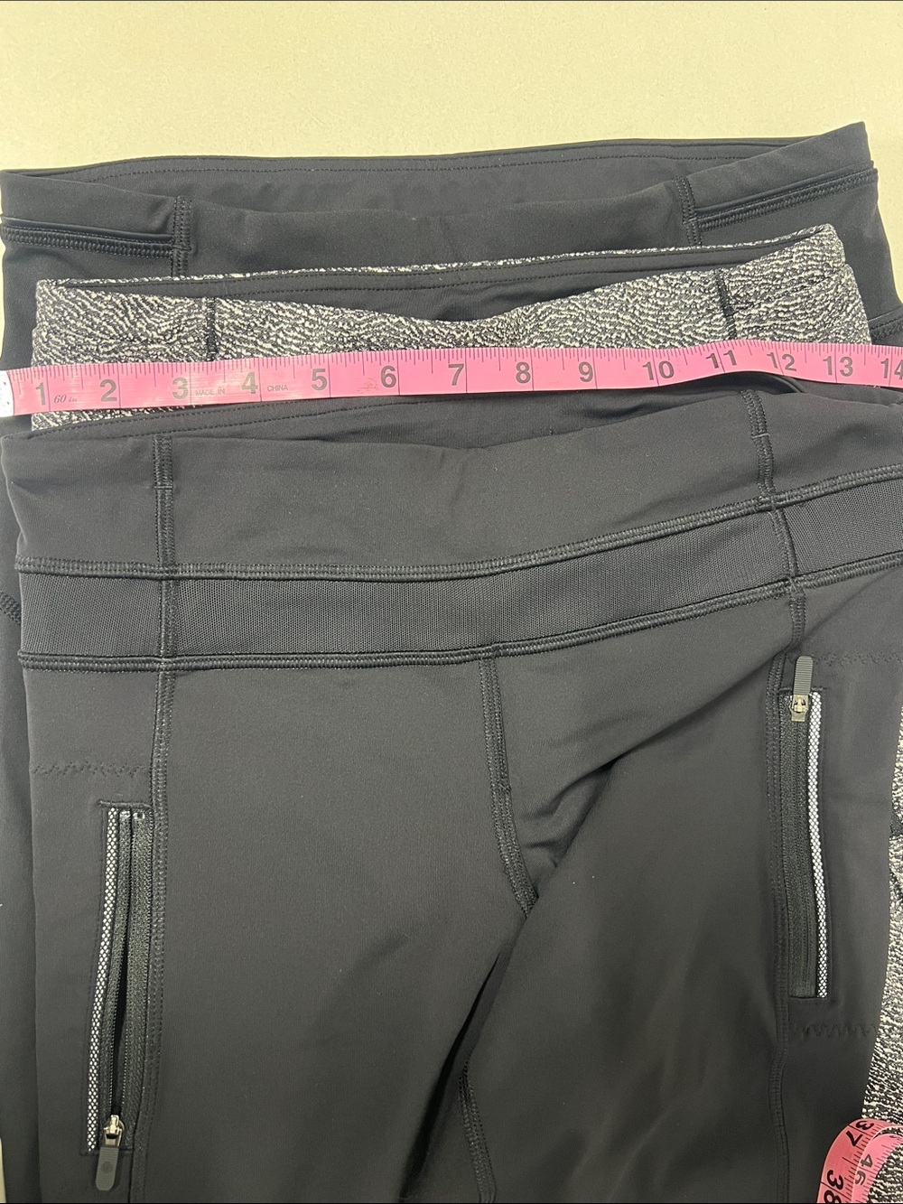 Women's Lululemon Leggings Lot of 3 Size 6 Black Gray - Picture 15 of 16